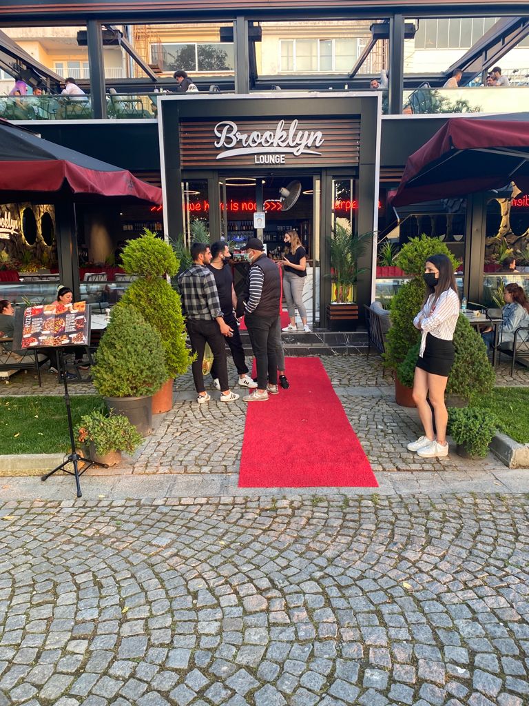Brooklyn Longe Kafe Anlaşma